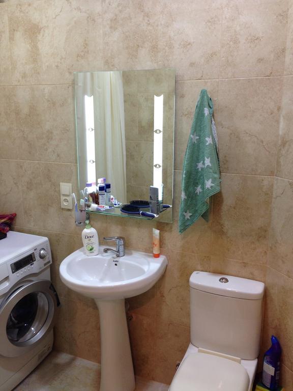 Apartment Gamarjoba Batumi Esterno foto