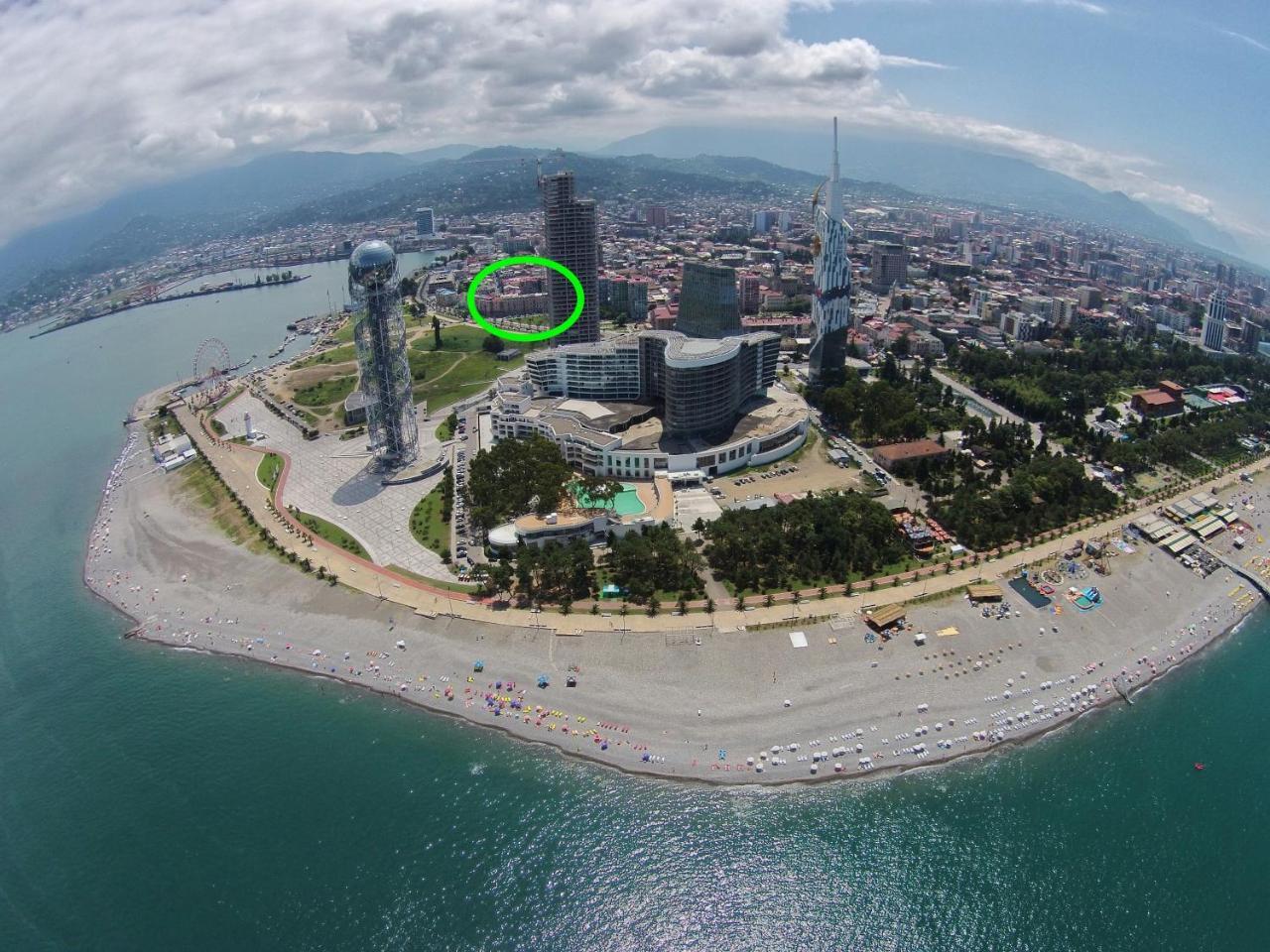Apartment Gamarjoba Batumi Esterno foto