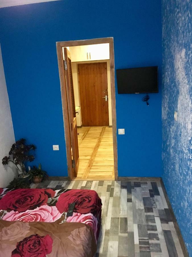 Apartment Gamarjoba Batumi Esterno foto